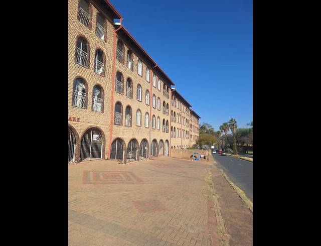 2 BEDROOM PROPERTY TO RENT IN FLORIDA PARK